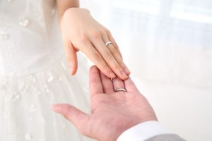 婚約指輪と結婚指輪の違いをわかりやすく解説します
